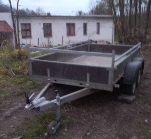 Přívěs dvounápravový